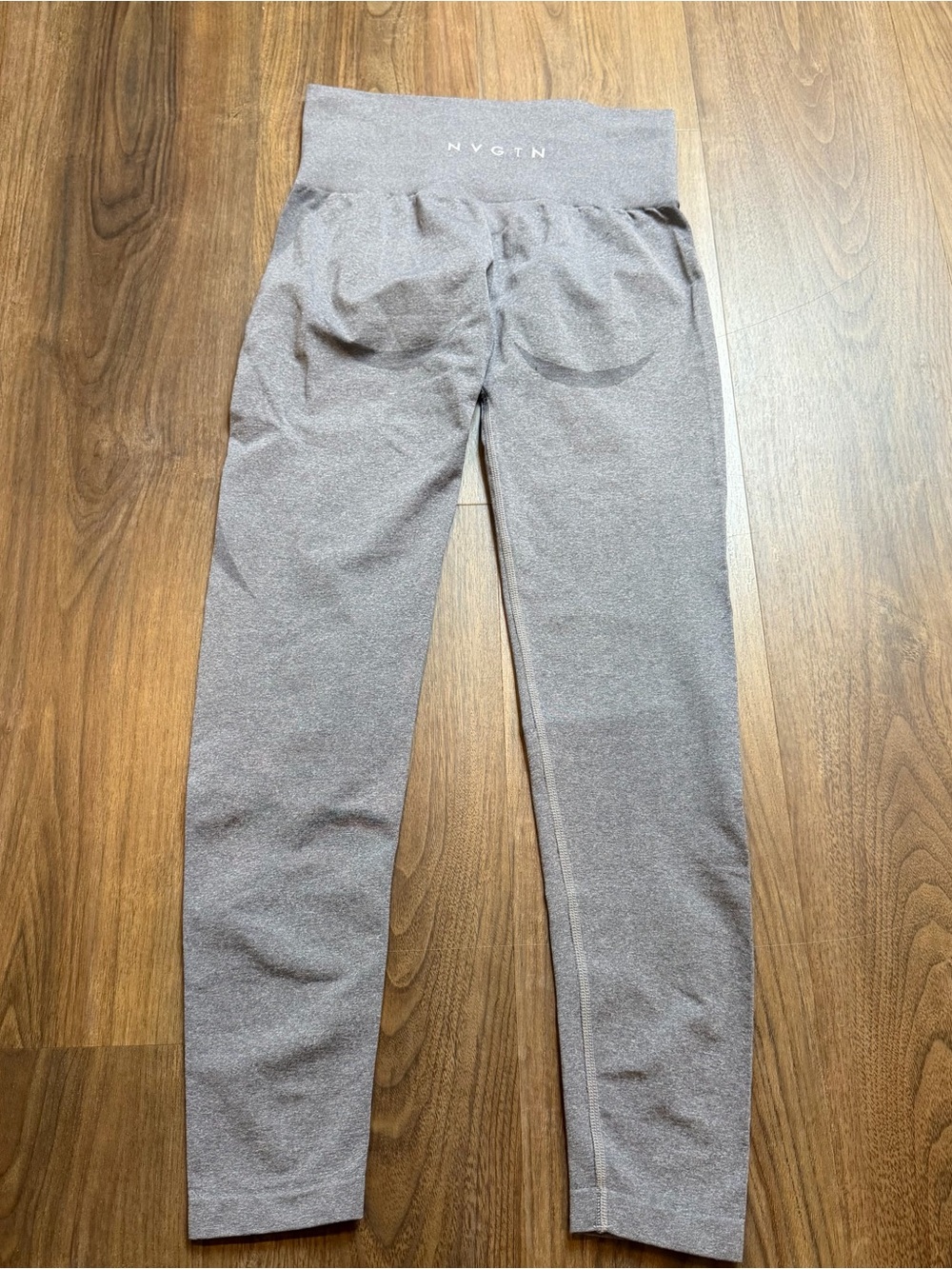 NVGTN High-Waist Performance Leggings in light gray